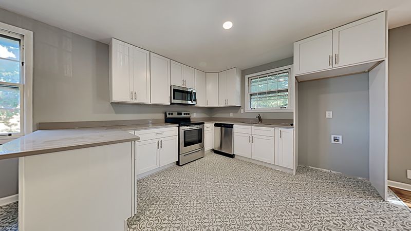 202 Bonnacliff Ct, Hermitage, TN 37076