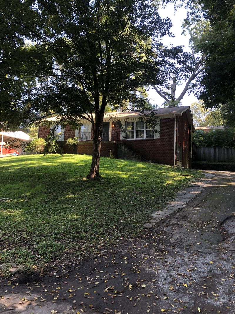 5114 Greentree Dr, Nashville, TN 37211