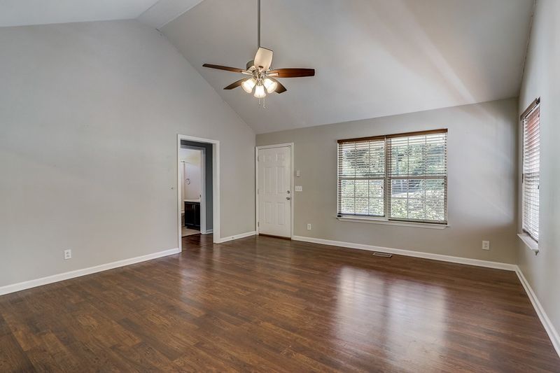 2841 Old Matthews Rd, Nashville, TN 37207