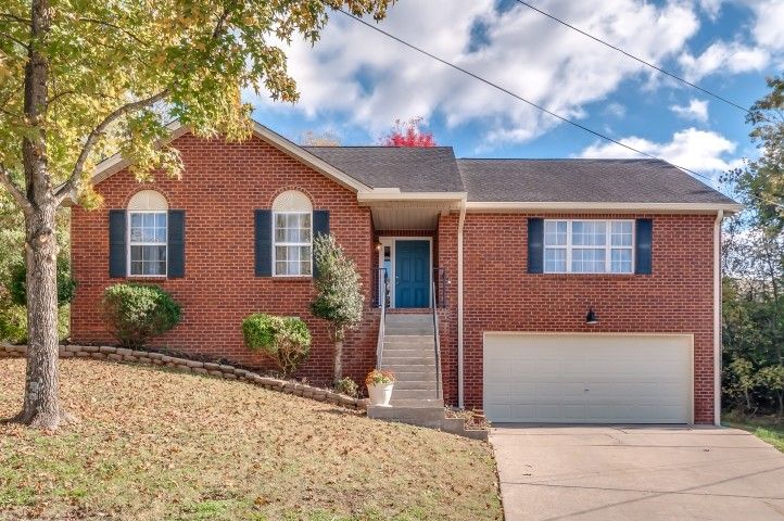1810 N Bonham Ct, Old Hickory, TN 37138