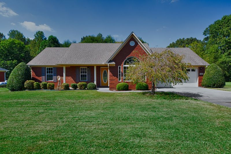 104 Duck Spring Rd, Toney, AL 35773