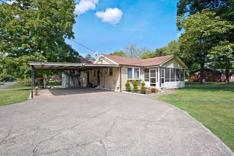 141 Greenfield Dr, La Vergne, TN 37086
