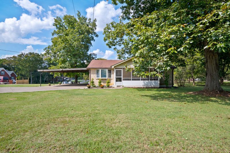 141 Greenfield Dr, La Vergne, TN 37086