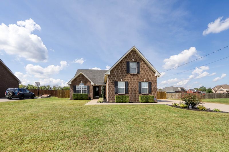 1147 Stratus Dr, Murfreesboro, TN 37127