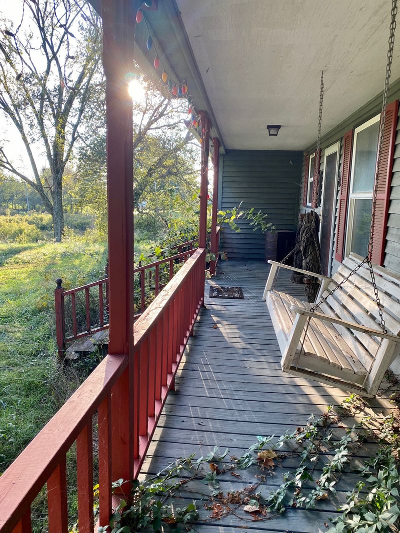245 Chipman Rd, Bethpage, TN 37022