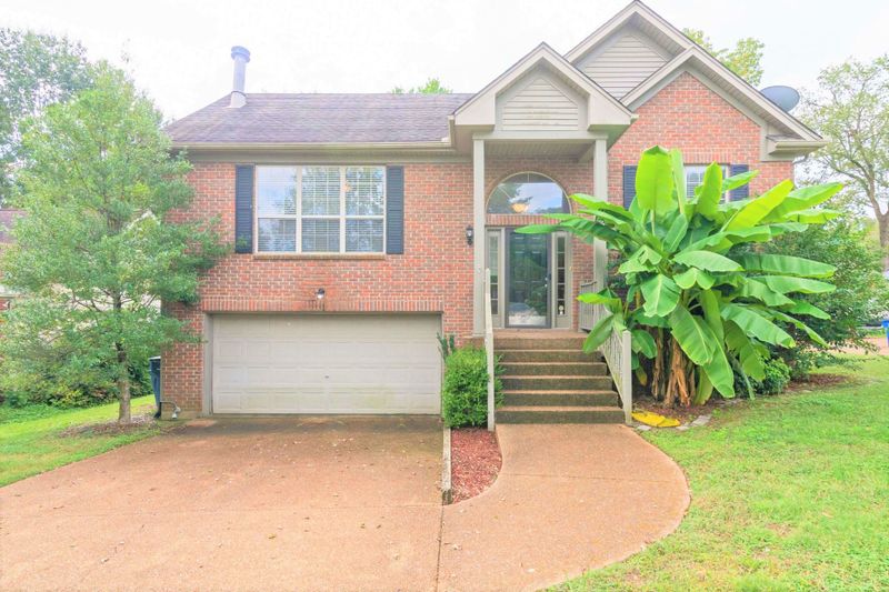 329 Witham Ct, Goodlettsville, TN 37072