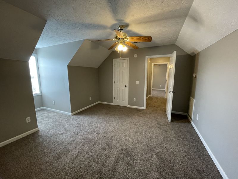1995 Bolden Dr, Murfreesboro, TN 37127