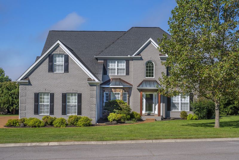 2027 Earl Pearce Cir, Mount Juliet, TN 37122