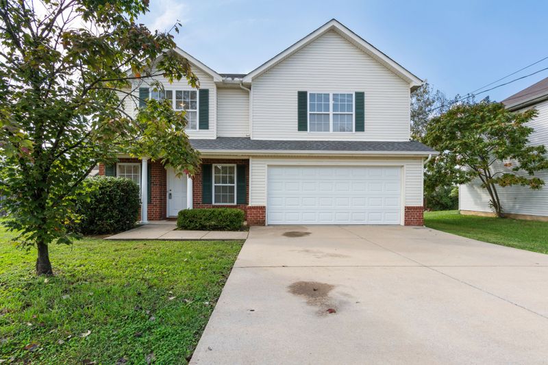 104 Berele Shepsele Ln, La Vergne, TN 37086