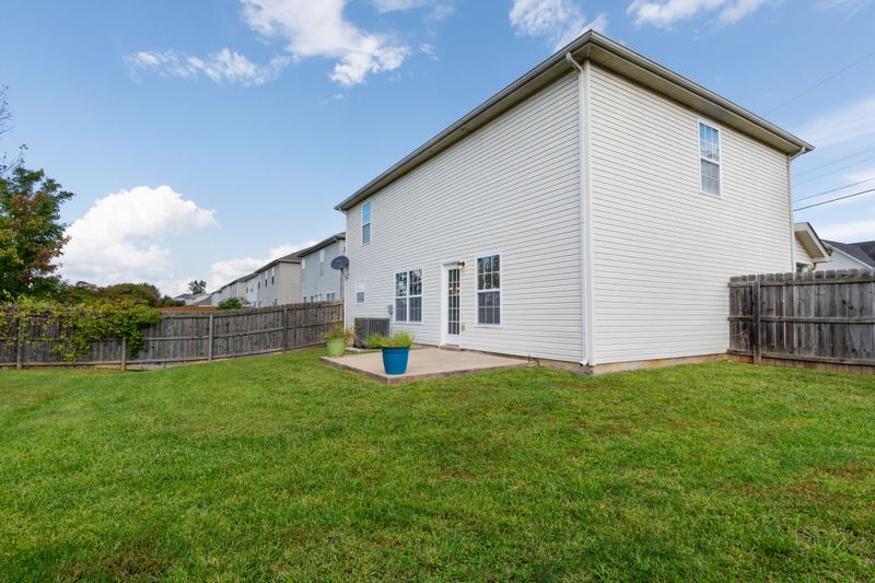 104 Berele Shepsele Ln, La Vergne, TN 37086