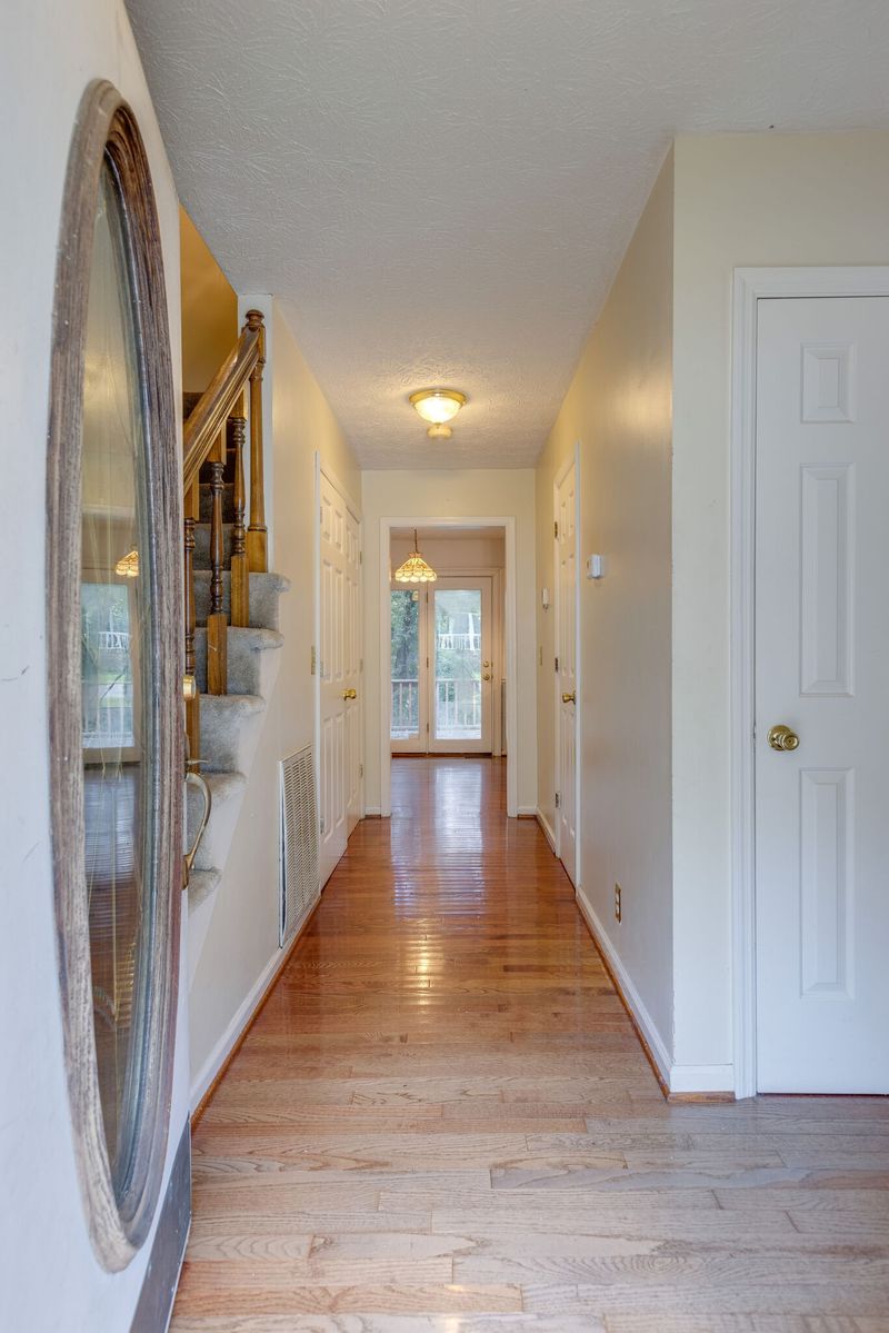 5428 Village Way, Nashville, TN 37211