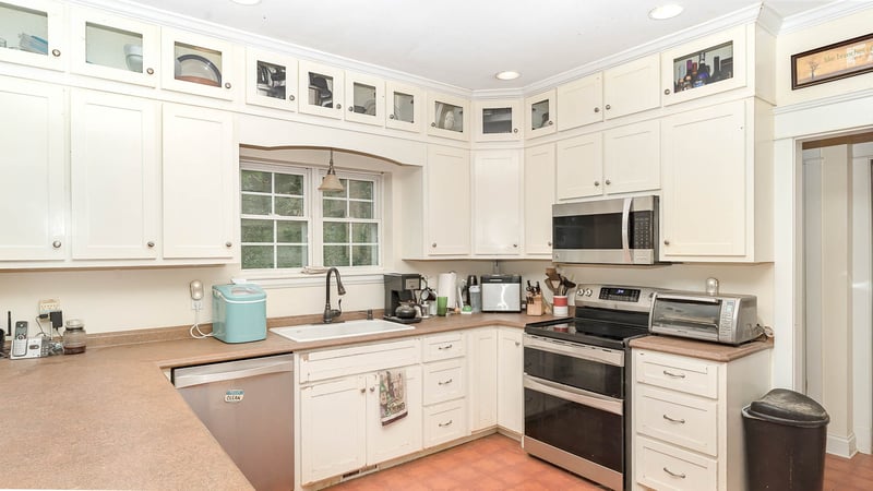 5427 Dowlen Rd, Cedar Hill, TN 37032