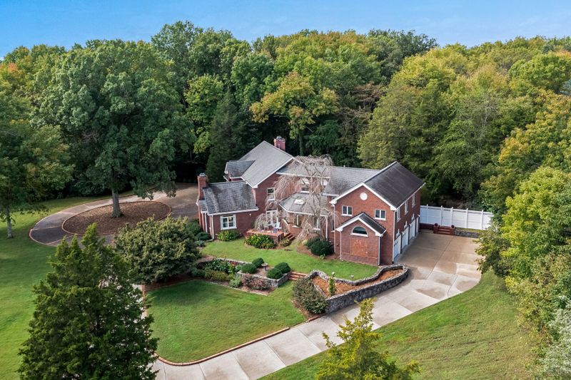 217 Chapelwood Dr, Franklin, TN 37069