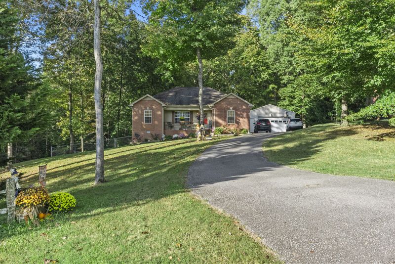 994 Mayes Dr, Greenbrier, TN 37073