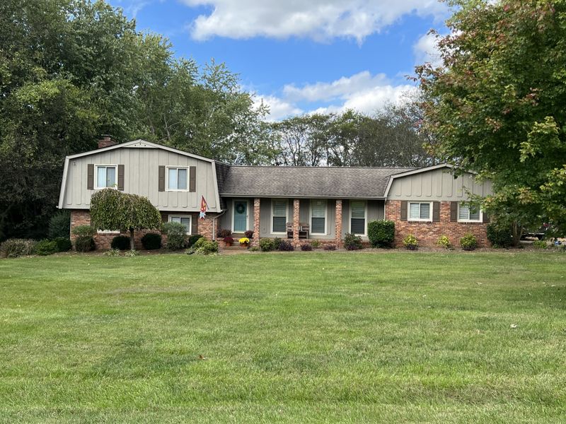208 Bluegrass Dr, Hendersonville, TN 37075