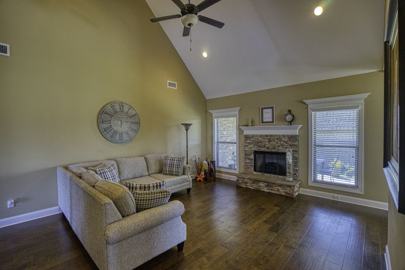1107 Cascadeway Dr, Murfreesboro, TN 37129