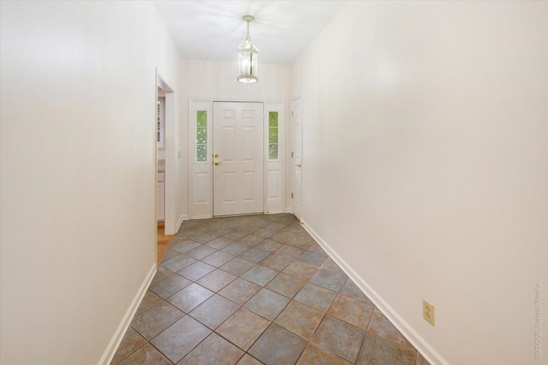 2010 Creekwalk Dr, Murfreesboro, TN 37130