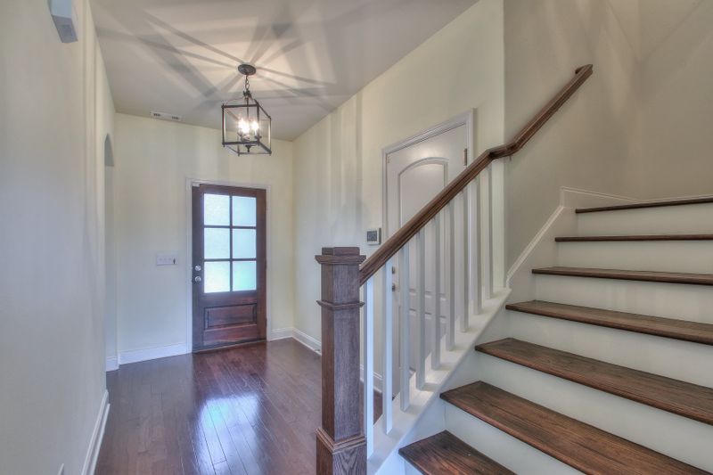 4253 Longfellow Dr, Nashville, TN 37214