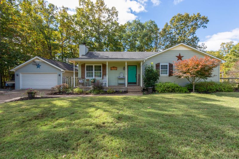 2100 Wolfe Rd, White Bluff, TN 37187