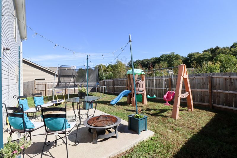1070 Berra Dr, Springfield, TN 37172