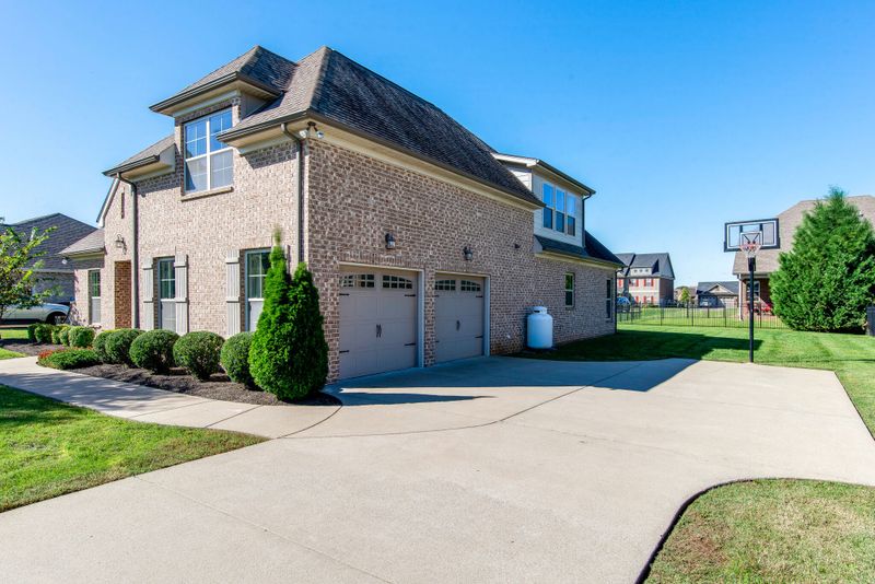 5103 General Eisenhower Dr, Murfreesboro, TN 37129