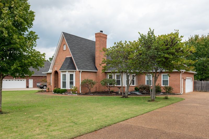 2414 Colfax Dr, Murfreesboro, TN 37129