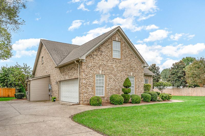 1630 Savoy Dr, Murfreesboro, TN 37130