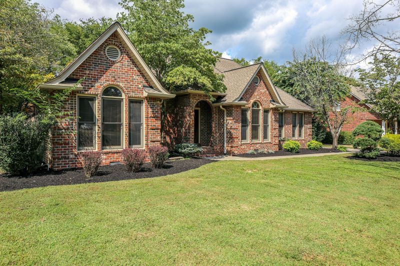 2911 Regenwood Dr, Murfreesboro, TN 37129
