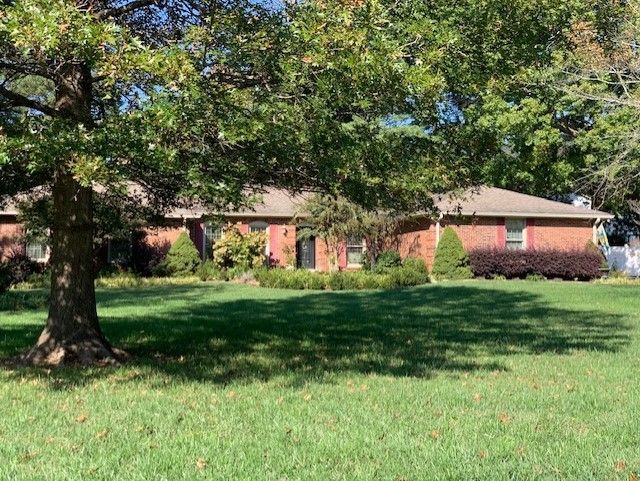 111 Skyview Dr, Hendersonville, TN 37075