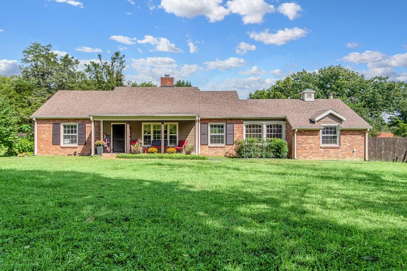 408 W Due West Ave, Madison, TN 37115