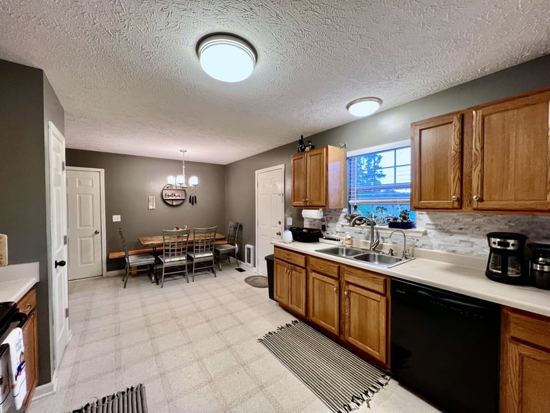 1006 Dellrose Dr, Bell Buckle, TN 37020