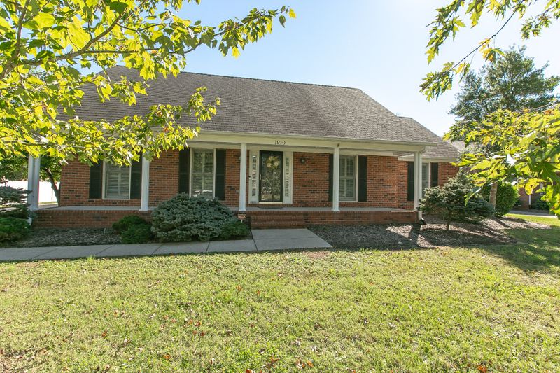 1910 Newton Ave, Murfreesboro, TN 37129
