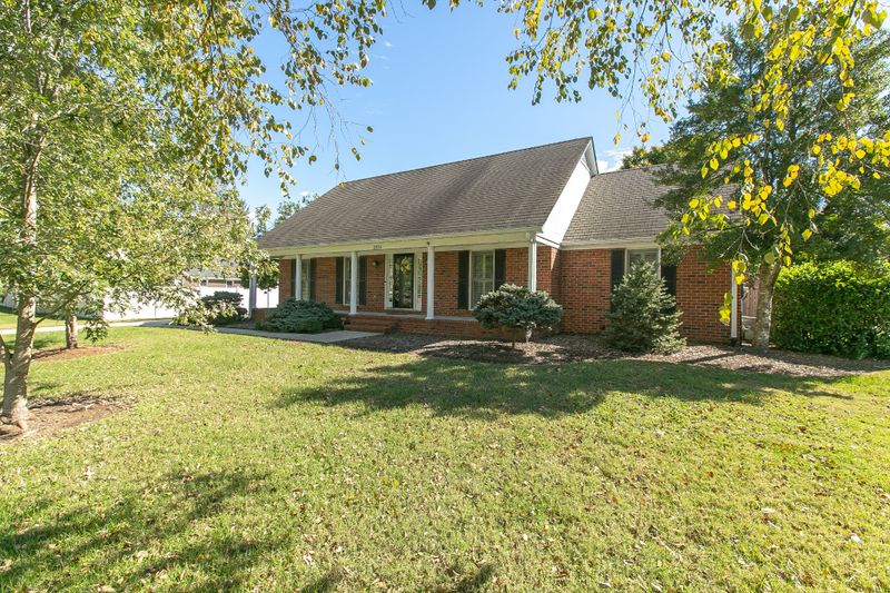 1910 Newton Ave, Murfreesboro, TN 37129