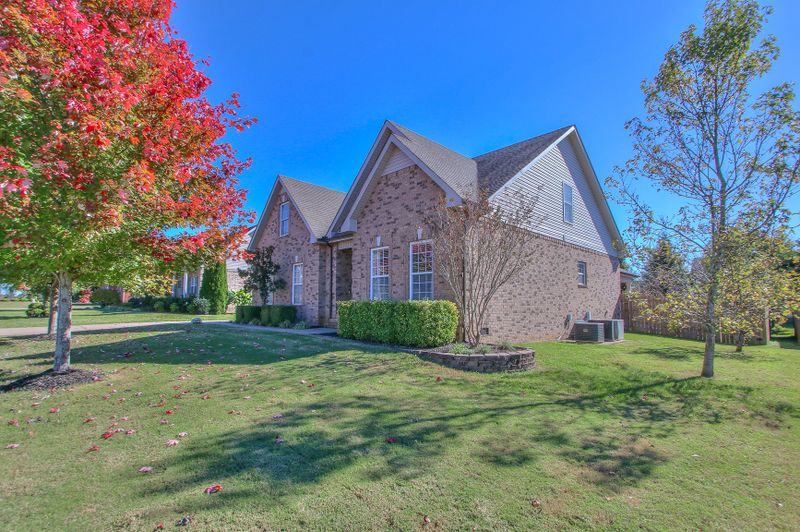 4855 Conquer Dr, Murfreesboro, TN 37128