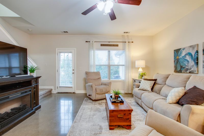 5425 Perlou Ln, Murfreesboro, TN 37128