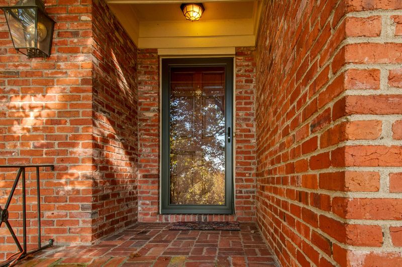 704 Summerly Dr, Nashville, TN 37209