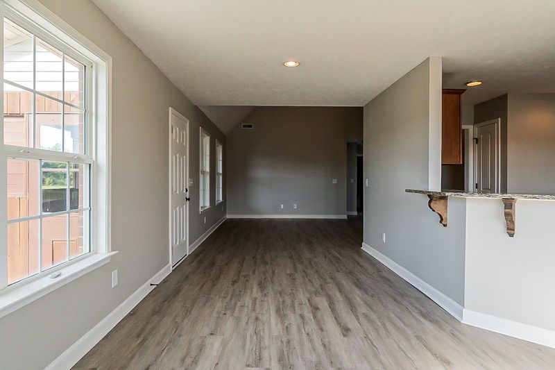 2814 Dusenburg Dr, Christiana, TN 37037