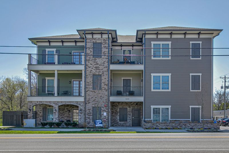 1319 W Main St #301, Franklin, TN 37064