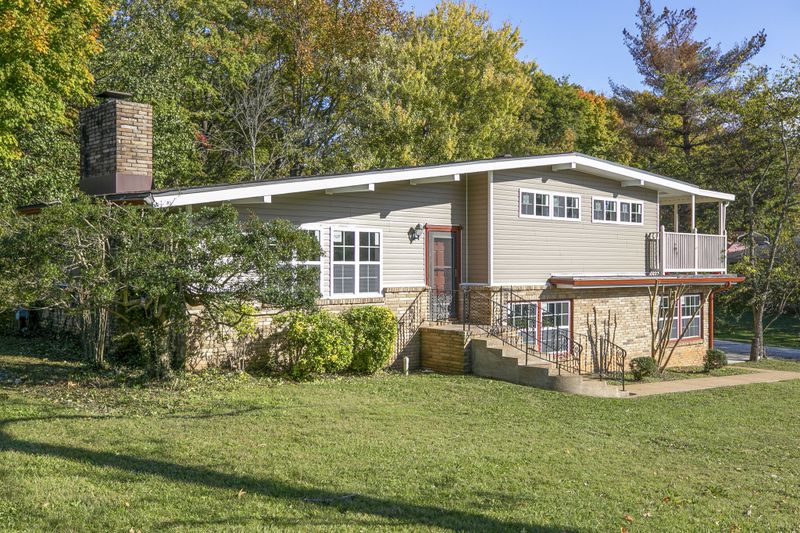 1003 Houston Dr, Murfreesboro, TN 37130