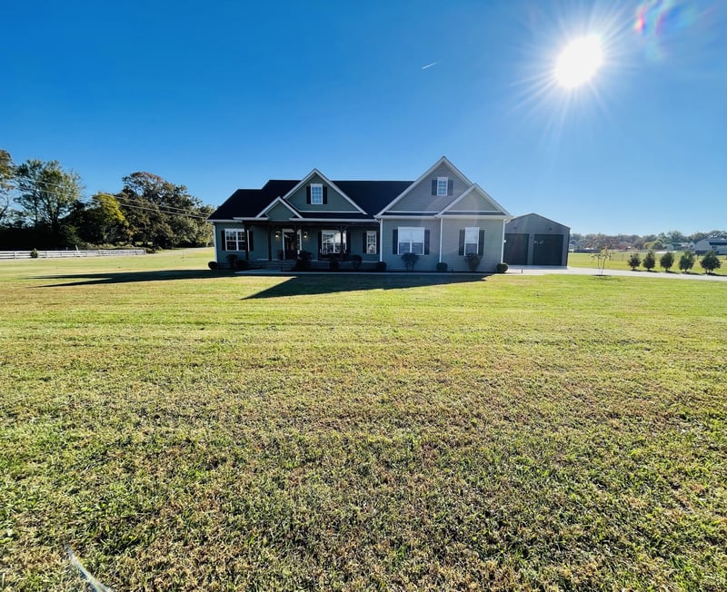 936 Jump Off Rd, Bon Aqua, TN 37025