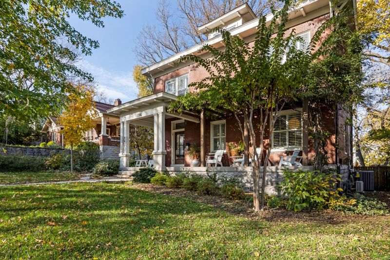1704 Cedar Ln, Nashville, TN 37212
