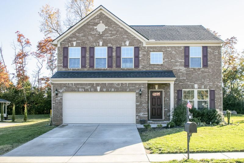1602 Oak Dr, Murfreesboro, TN 37128