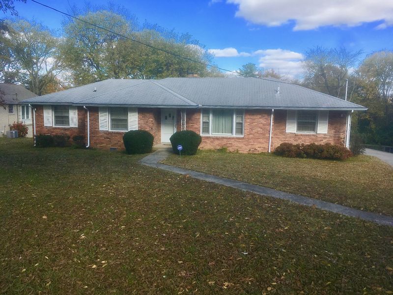 3916 Caylor Dr, Nashville, TN 37215