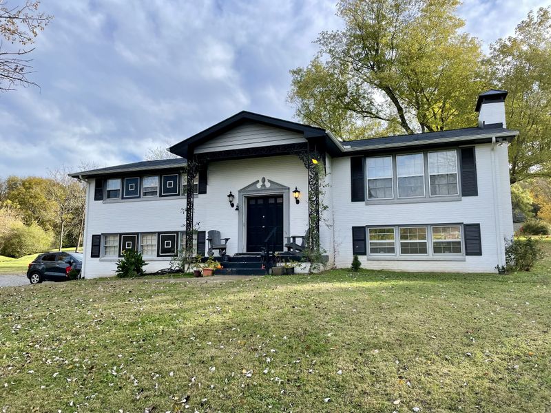 559 Mcmurray Dr, Nashville, TN 37211