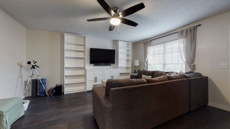 298 Indian Park Dr, Murfreesboro, TN 37128