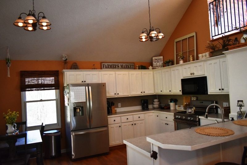 56 Bear Wallow Gap Ln, Carthage, TN 37030