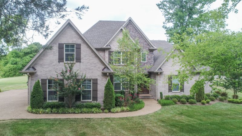 1002 Somerset Downs Blvd, Hendersonville, TN 37075