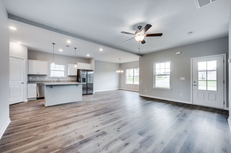 604 Minerva Dr, La Vergne, TN 37086