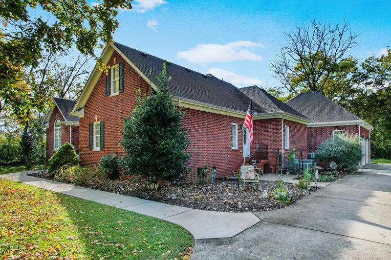2332 Armstrong Valley Rd, Murfreesboro, TN 37128