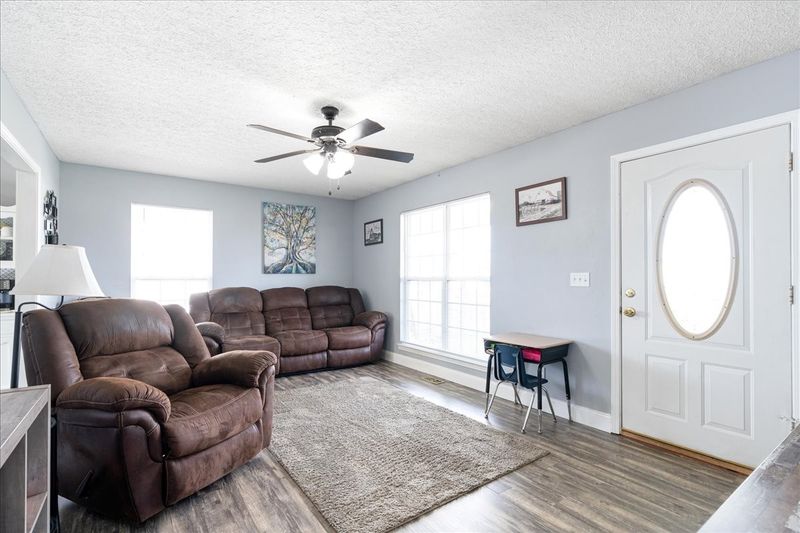 212 Corbitt Ln, Springfield, TN 37172